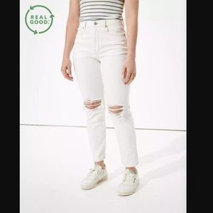 American eagle ivory distressed mom jeans SZ 0